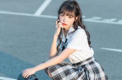 开云体育官网-年度焦点之战，蓝色海啸吞没红白防线，那不勒斯战术制胜马德里竞技