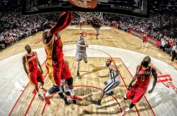 开云体育入口-铁幕降临！武切维奇窒息式防守导演逆转，上海读秒绝杀辽宁