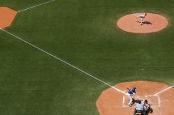 开云体育入口-轮胎的咆哮与绿茵的冷门，一场F1围场内的世界杯风暴