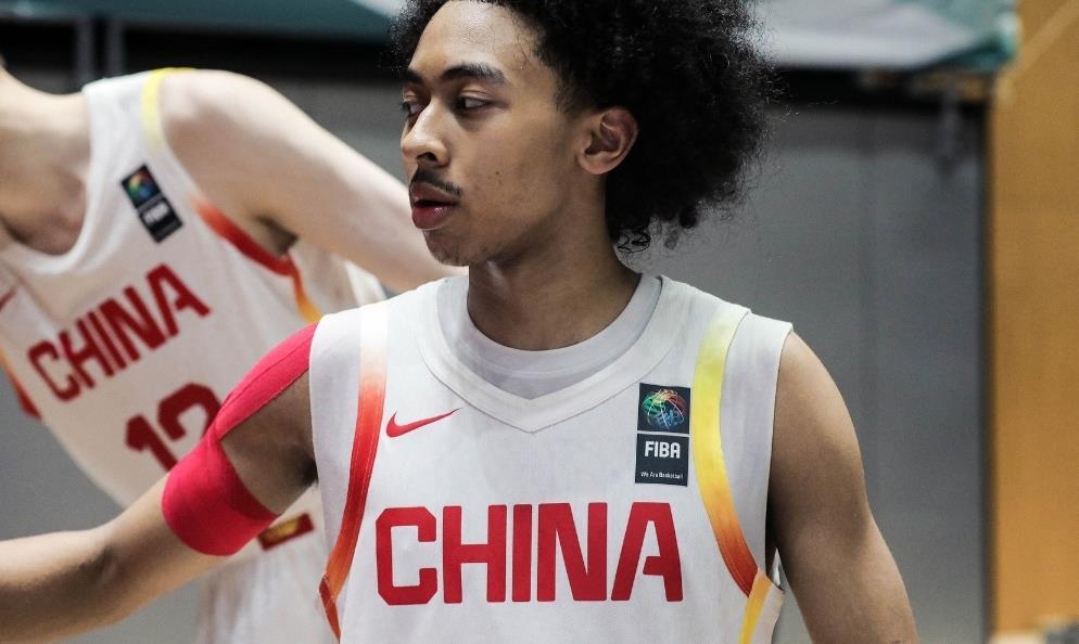 猛龙鏖战中国男篮，戈贝尔惊艳世界