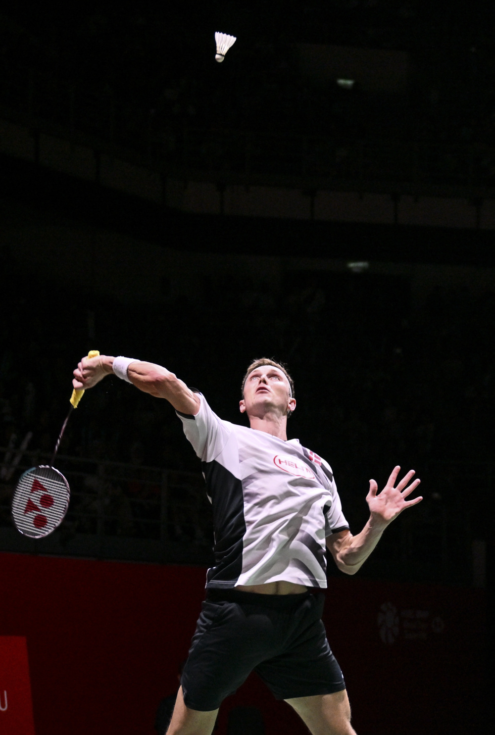 英格兰羽毛球队强势日本羽毛球队，安赛龙完成帽子戏法