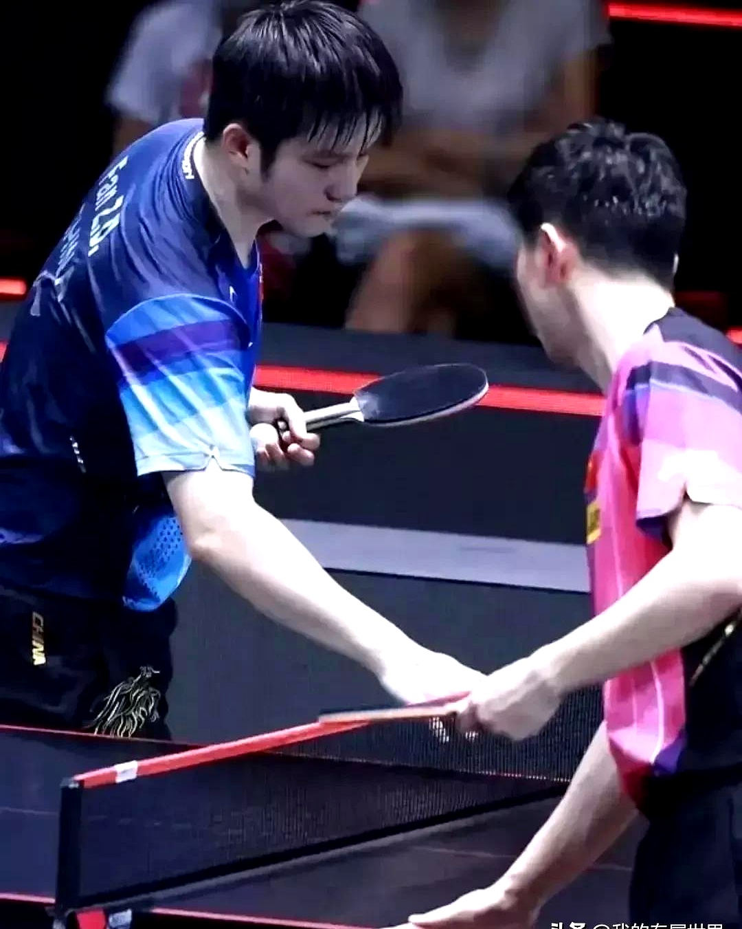 包含法国乒乓球队鏖战瑞典乒乓球队，马龙一己之力扛起全队的词条