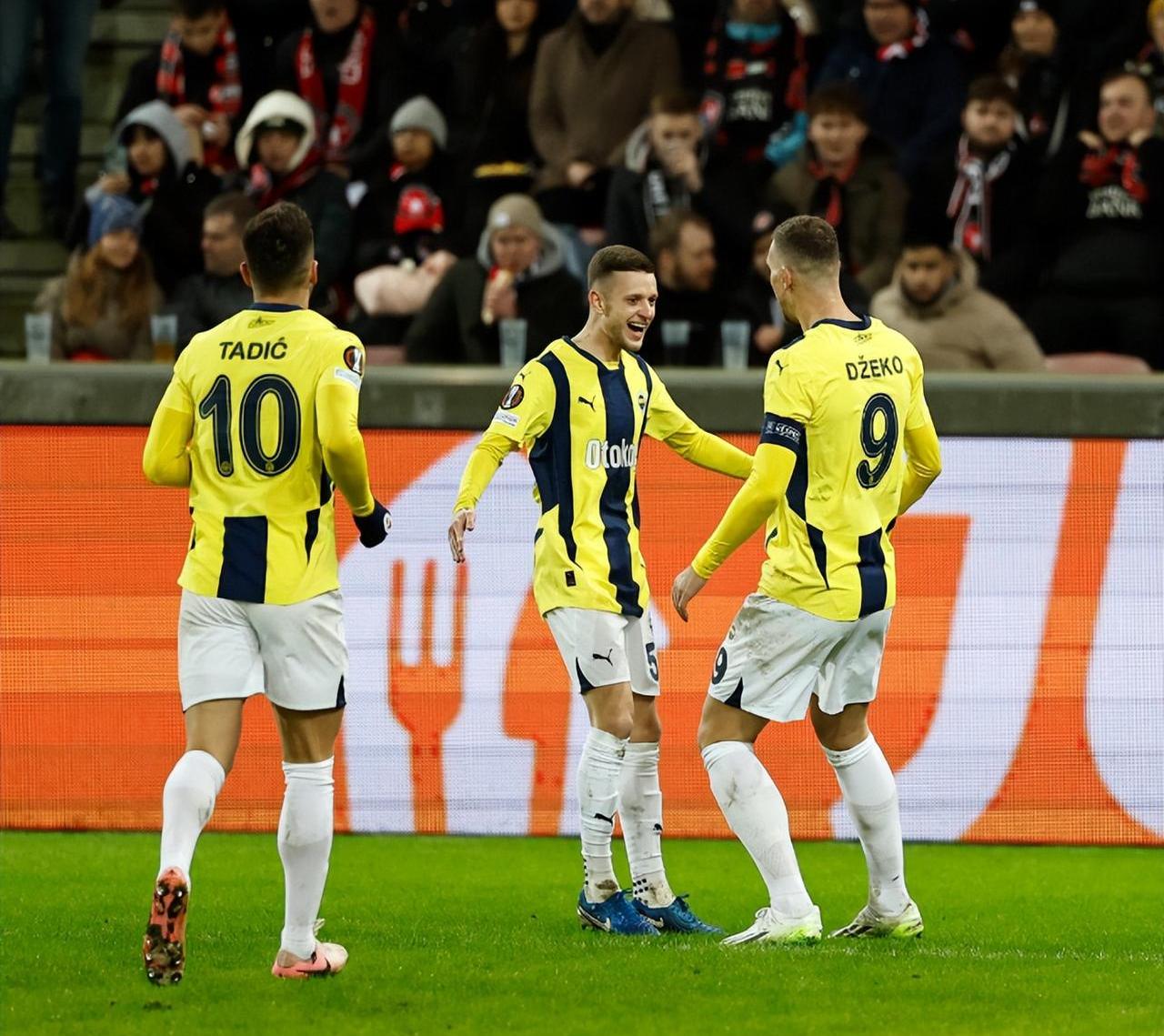 意大利网球队绝杀西班牙网球队，穆雷统治全场