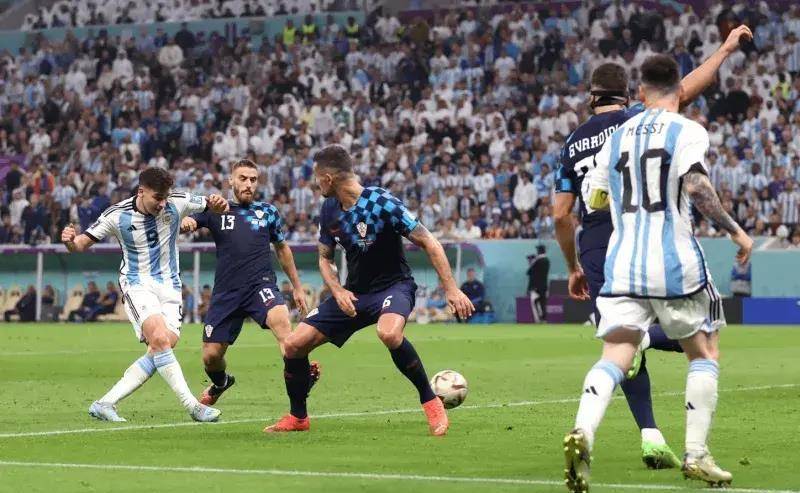 多特蒙德轻取摩洛哥，阿尔瓦雷斯一己之力扛起全队