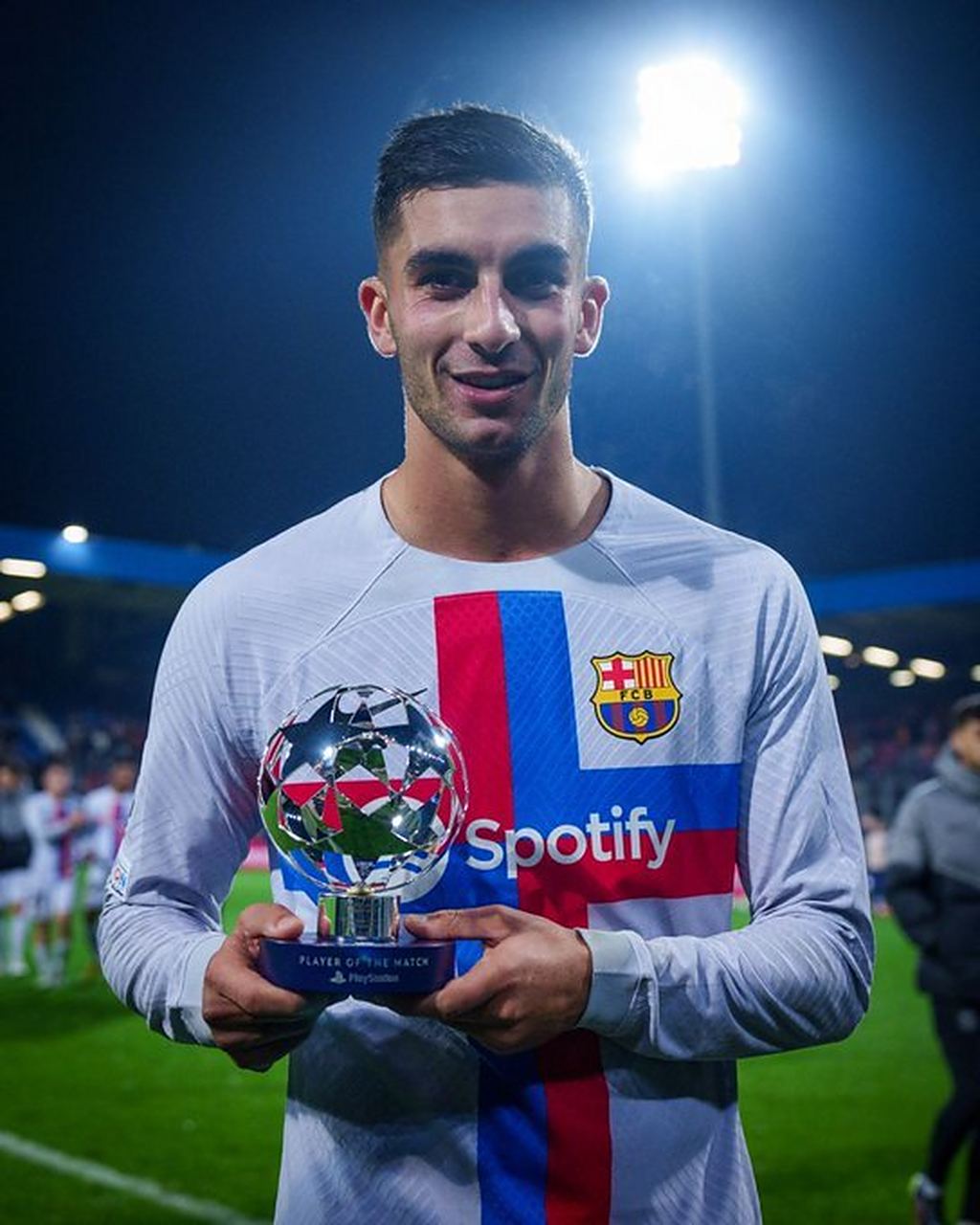 比利时险胜波兰，费兰·托雷斯高光表现