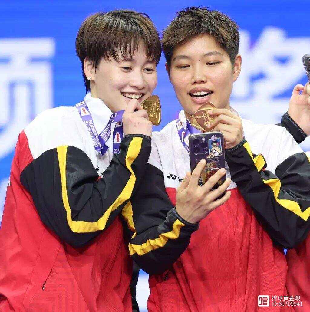 印度队鏖战日本队，黄鸭组合带队取胜