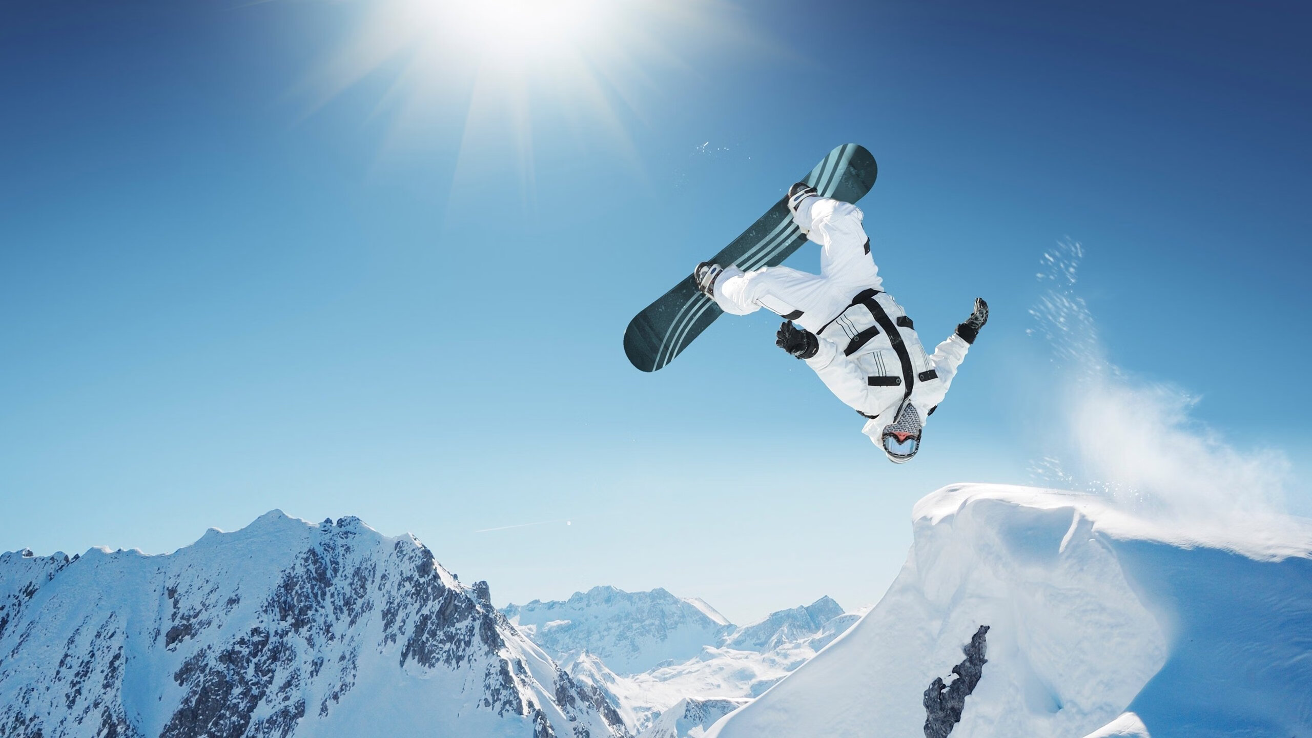 赛道加冕，赖斯的烈焰之夜，是如何在巴林揭幕战中完成自我正名的？