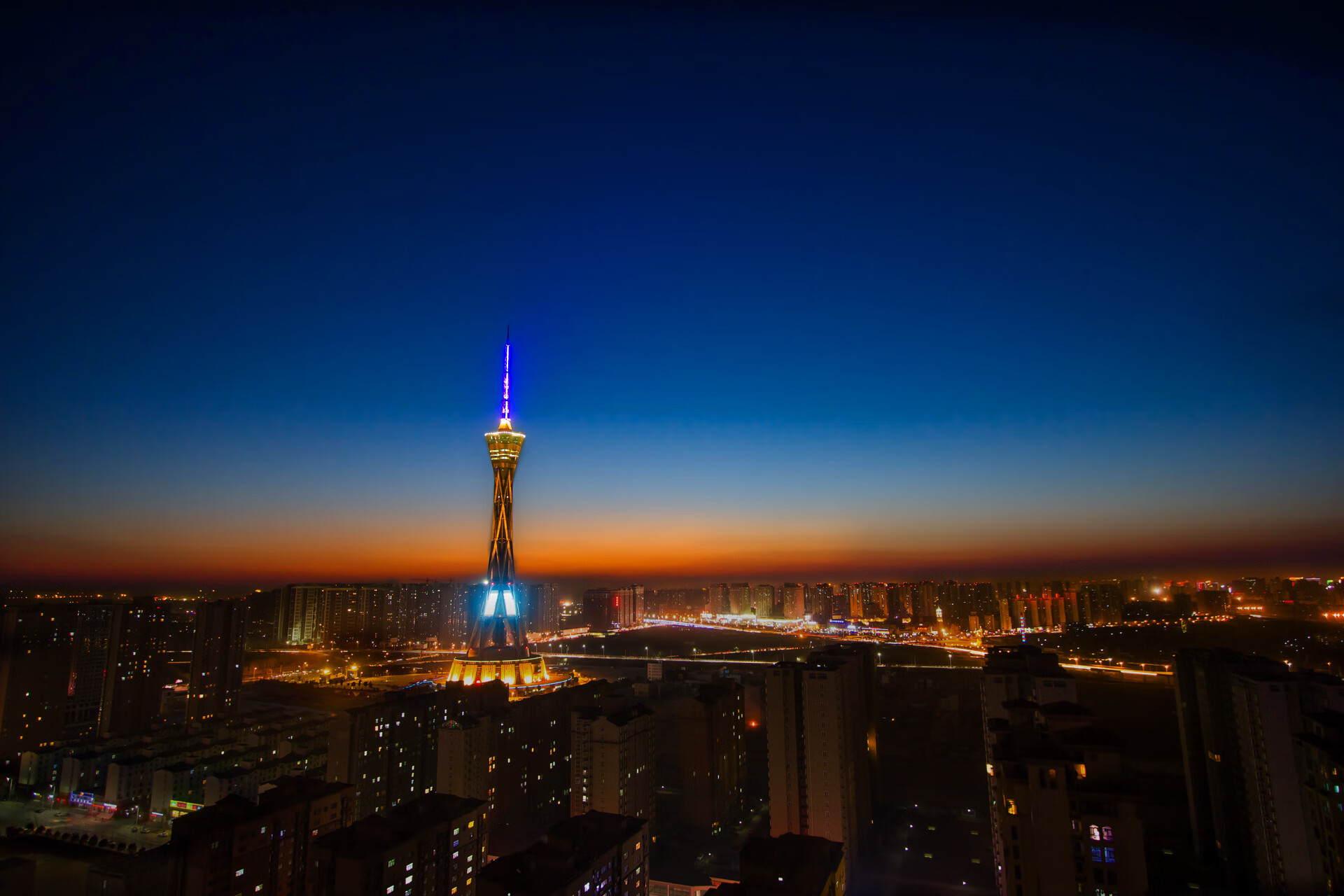 地中海蓝浪吞没蓝黑军团，三笘薰，尼斯献给欧洲足坛的东方密符