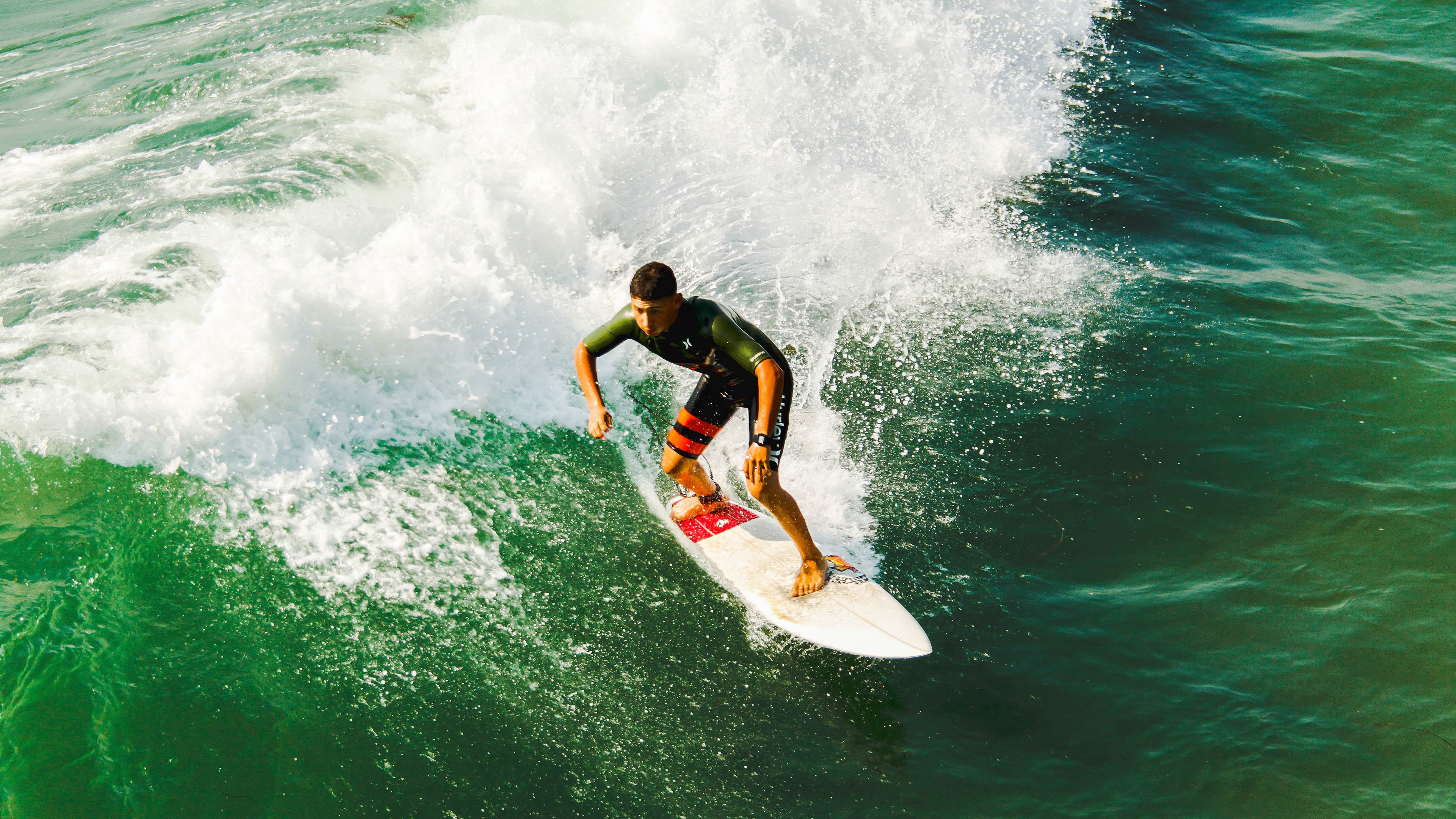 铁壁与心脏，德里赫特如何在欧冠之夜指挥全队交响