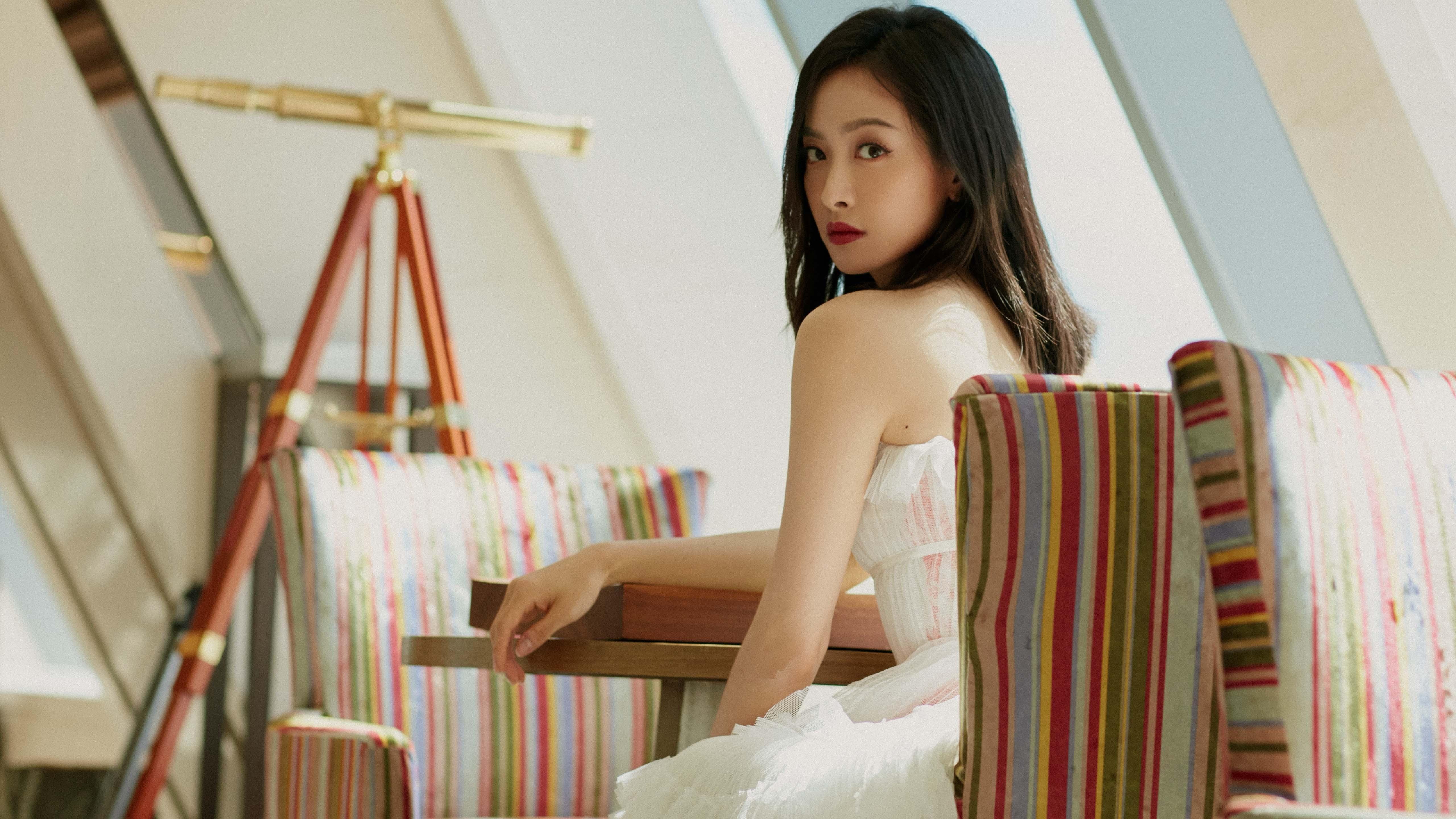 平行时空的哨响，杜兰特50分弑旧主，黄蜂淘汰赛碾过北京首钢