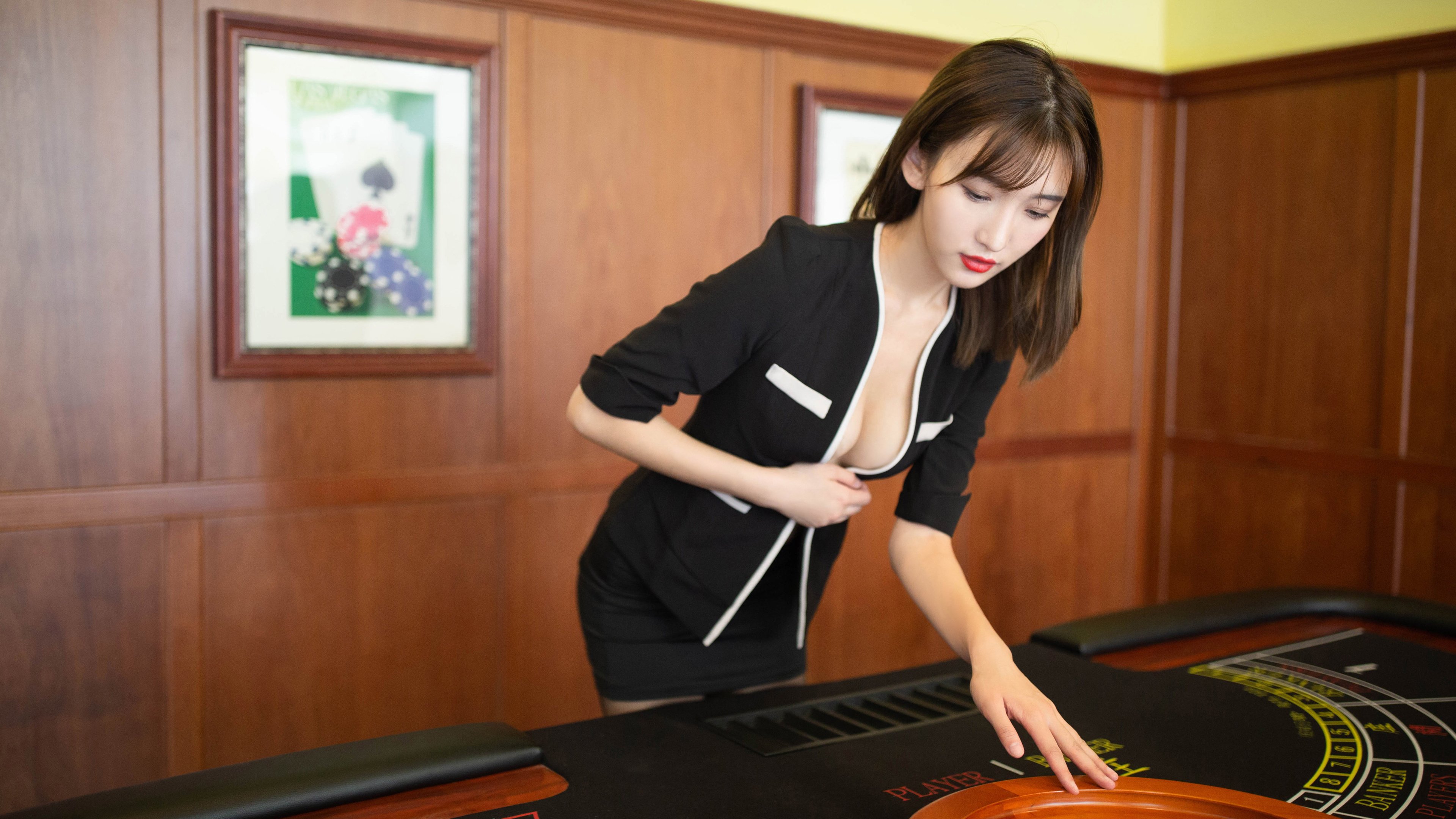 跨界唯一战,黄蜂血拼深圳队之夜,西亚卡姆F1揭幕战传奇接管